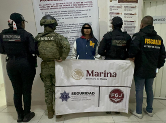 Detienen en Ecatepec a mujer con orden de reaprehensión por robo agravado