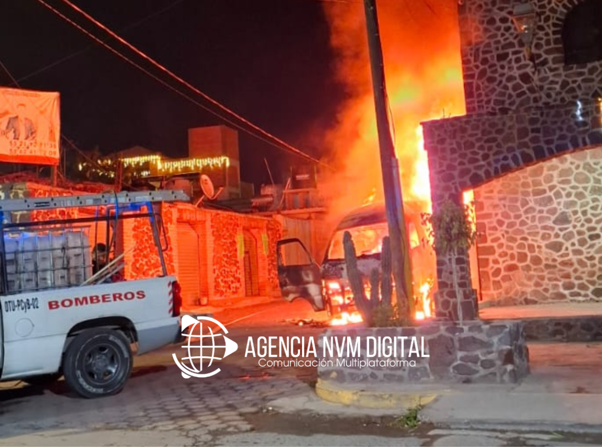 Queman unidad de transporte público en Oxtotipac, Otumba.