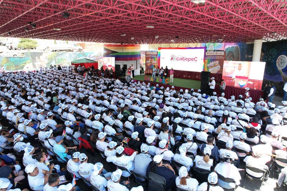 Entregan en Ecatepec Tarjeta Arcoiris a mil 500 personas LGBTTTIQ+