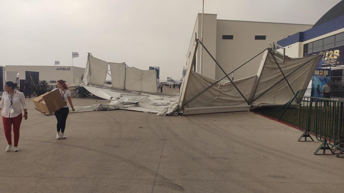 Diez heridos en el FAMEX debido al colapso de una estructura por fuertes vientos
