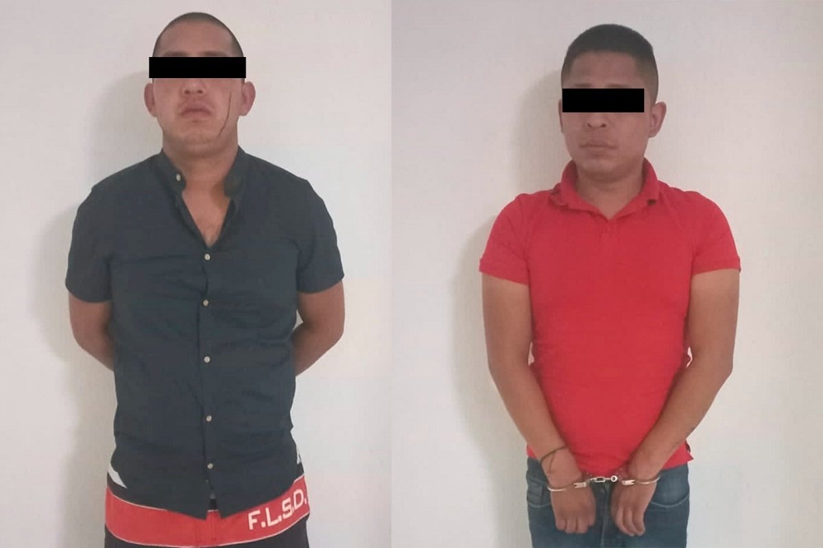 Policía de Ecatepec detiene a dos presuntos asaltantes; llevaban carteras, teléfonos y credenciales de víctimas