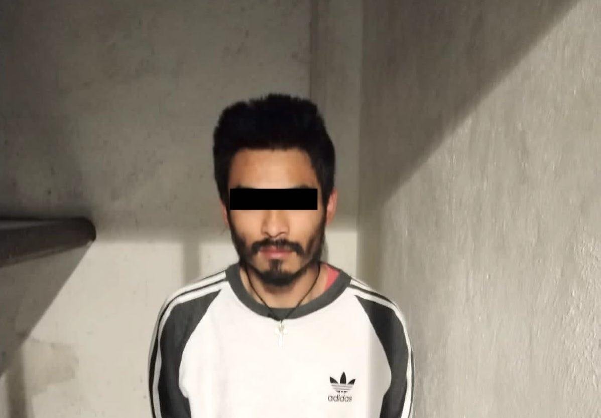 Detienen a presunto asaltante que portaba arma artesanal y recupera camioneta robada en Ecatepec