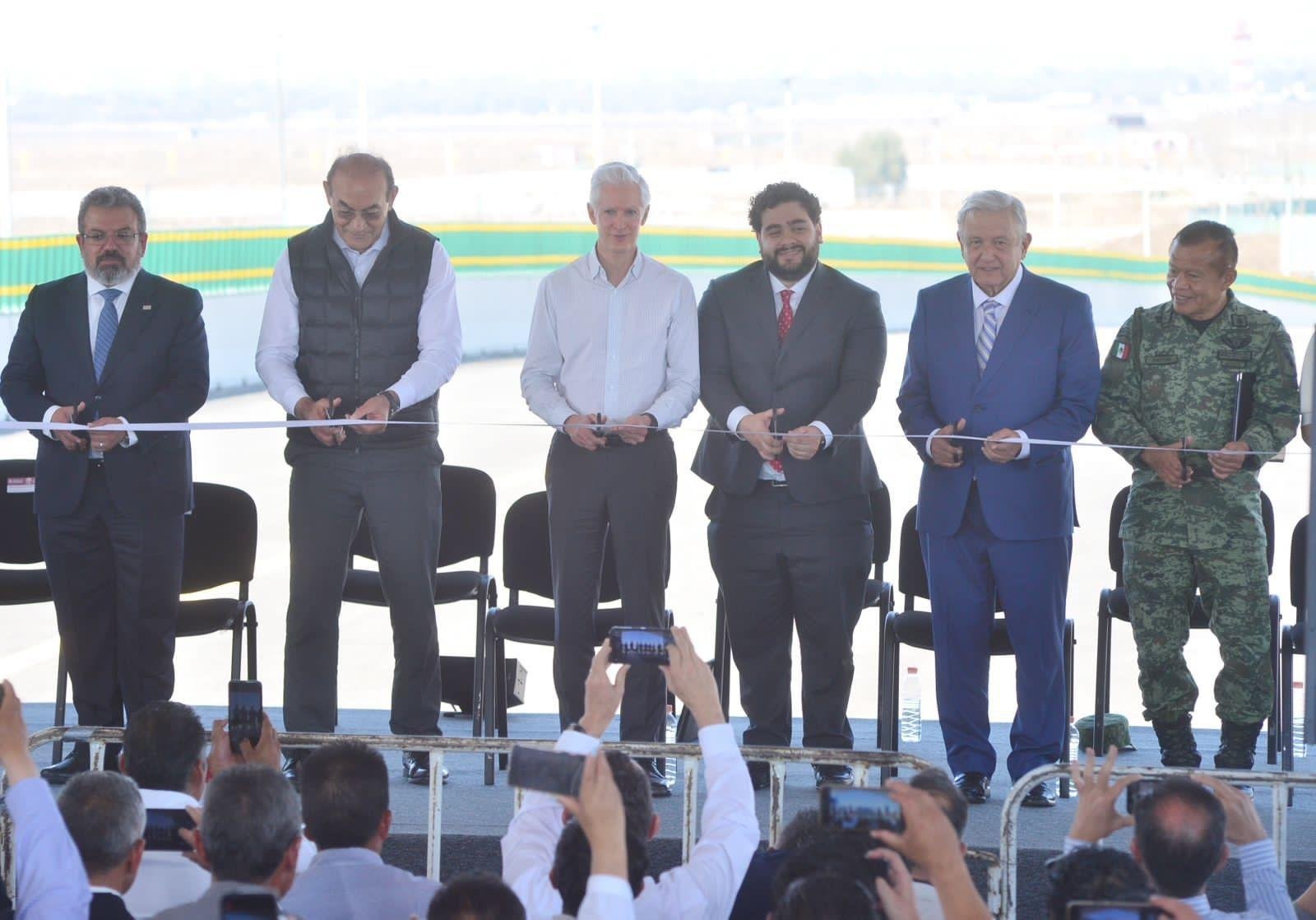 Inauguran vialidad principal de acceso al AIFA 